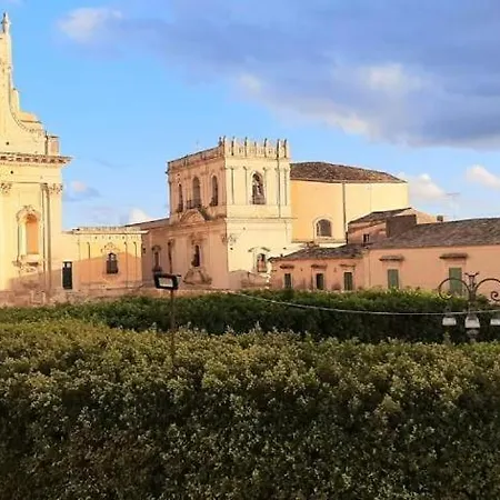 Holiday home La Casa In Piazza Noto