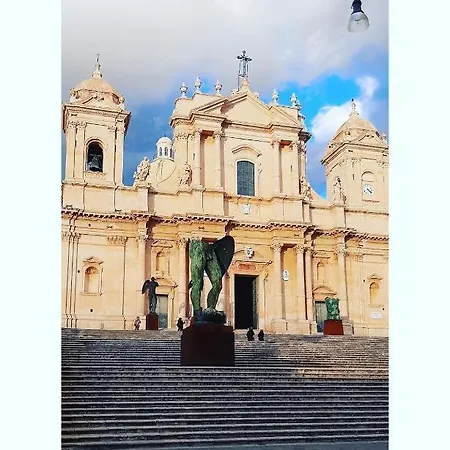 La Casa In Piazza * Noto